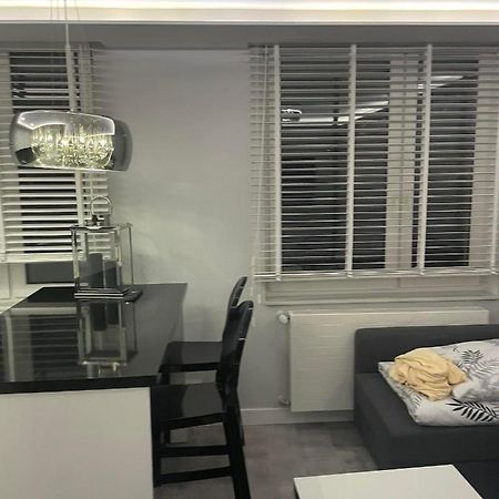 Apartament Poniatowa Lägenhet Exteriör bild