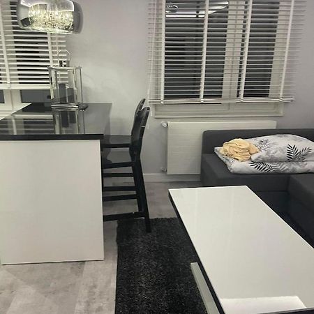 Apartament Poniatowa Lägenhet Exteriör bild