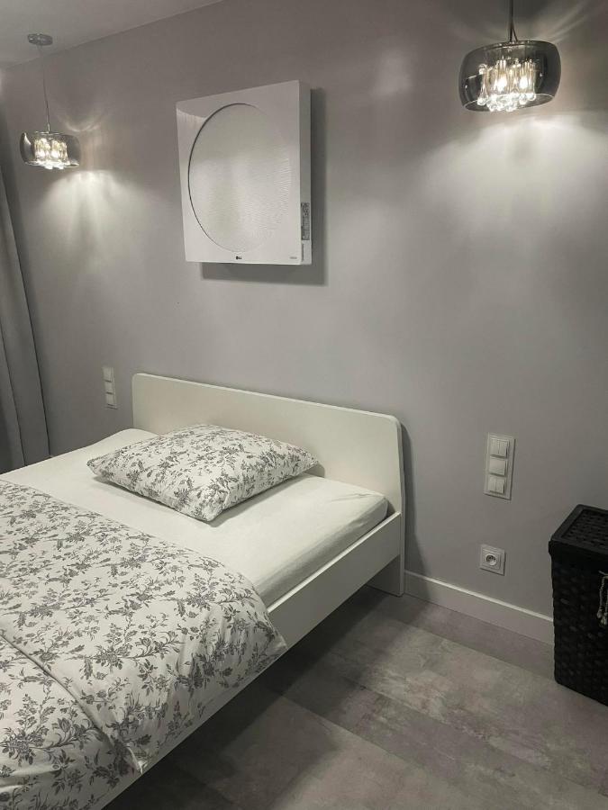 Apartament Poniatowa Lägenhet Exteriör bild
