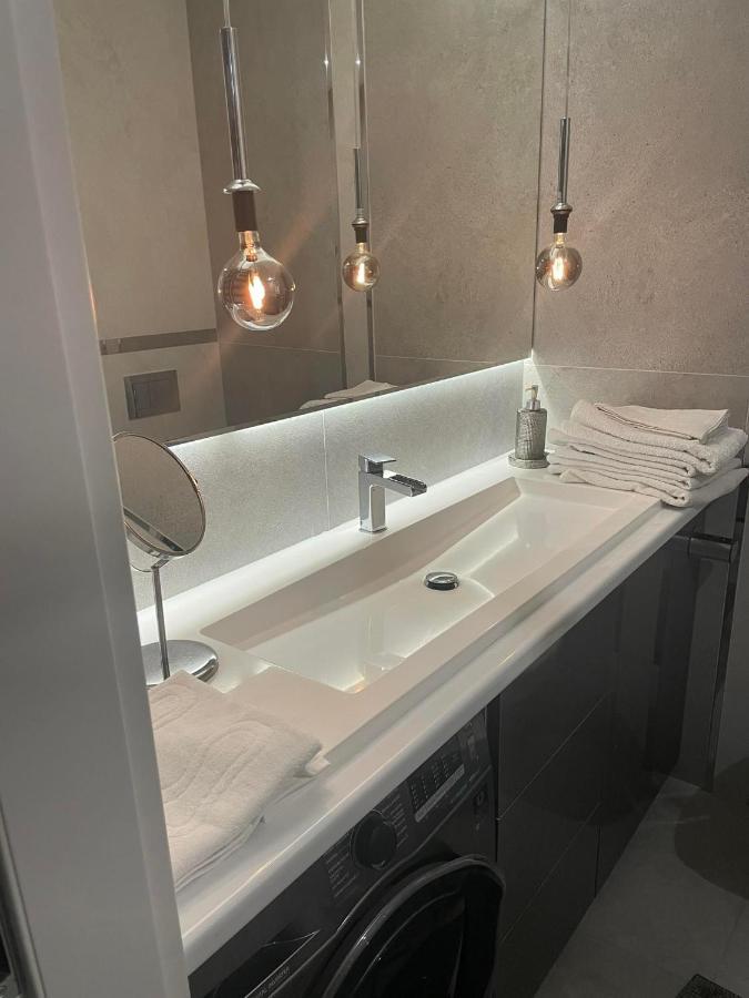 Apartament Poniatowa Lägenhet Exteriör bild